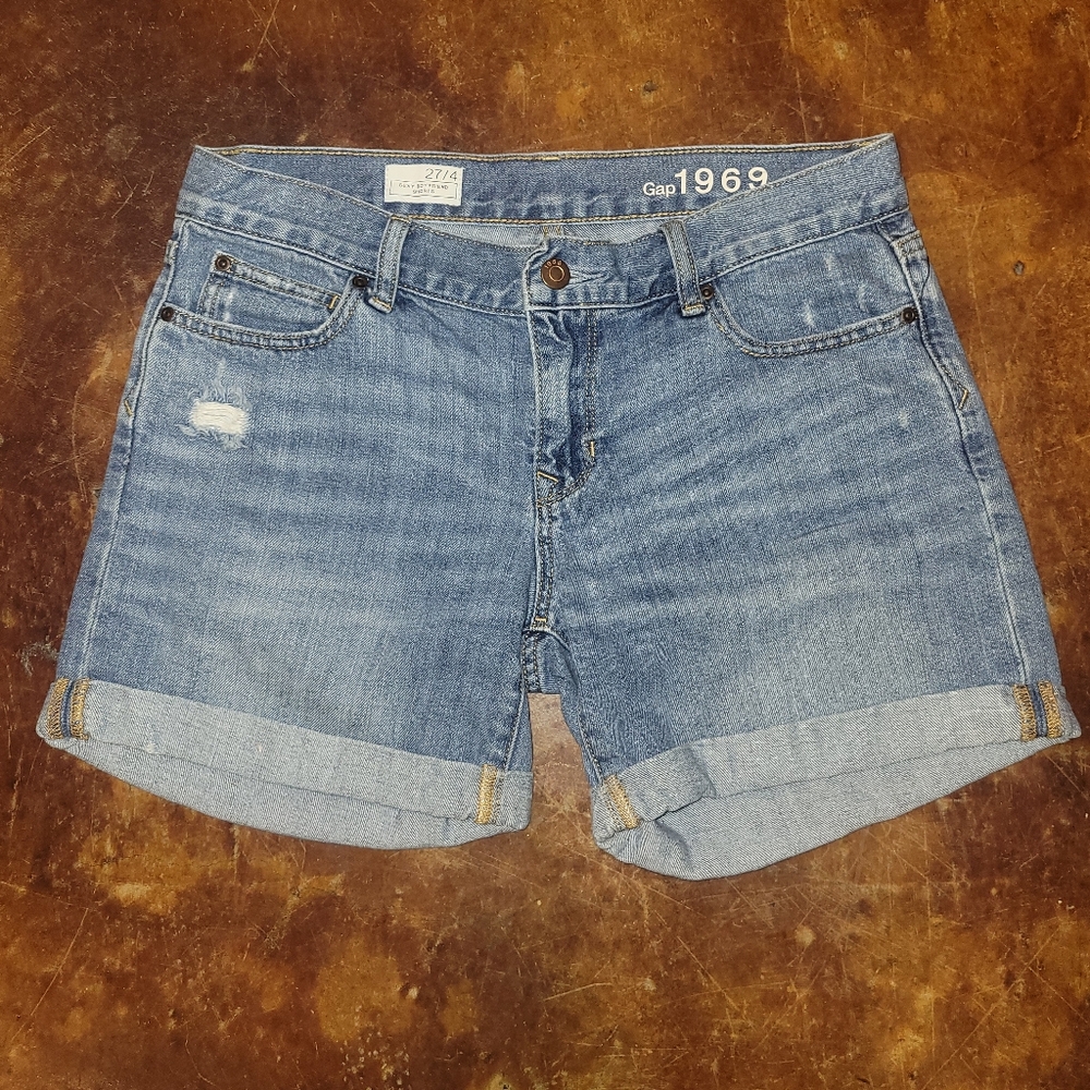Gap Sexy Boyfriend shorts size 27